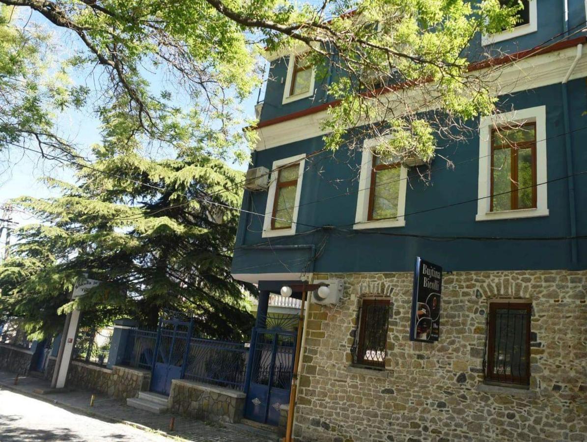 Hotel Bujtina Bicolli Korce Bagian luar foto