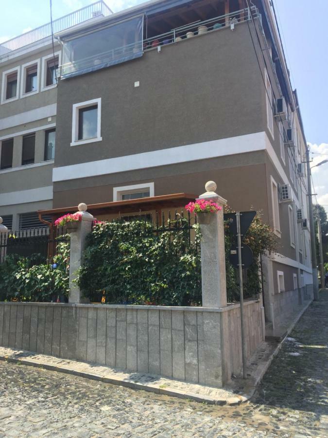 Hotel Bujtina Bicolli Korce Bagian luar foto
