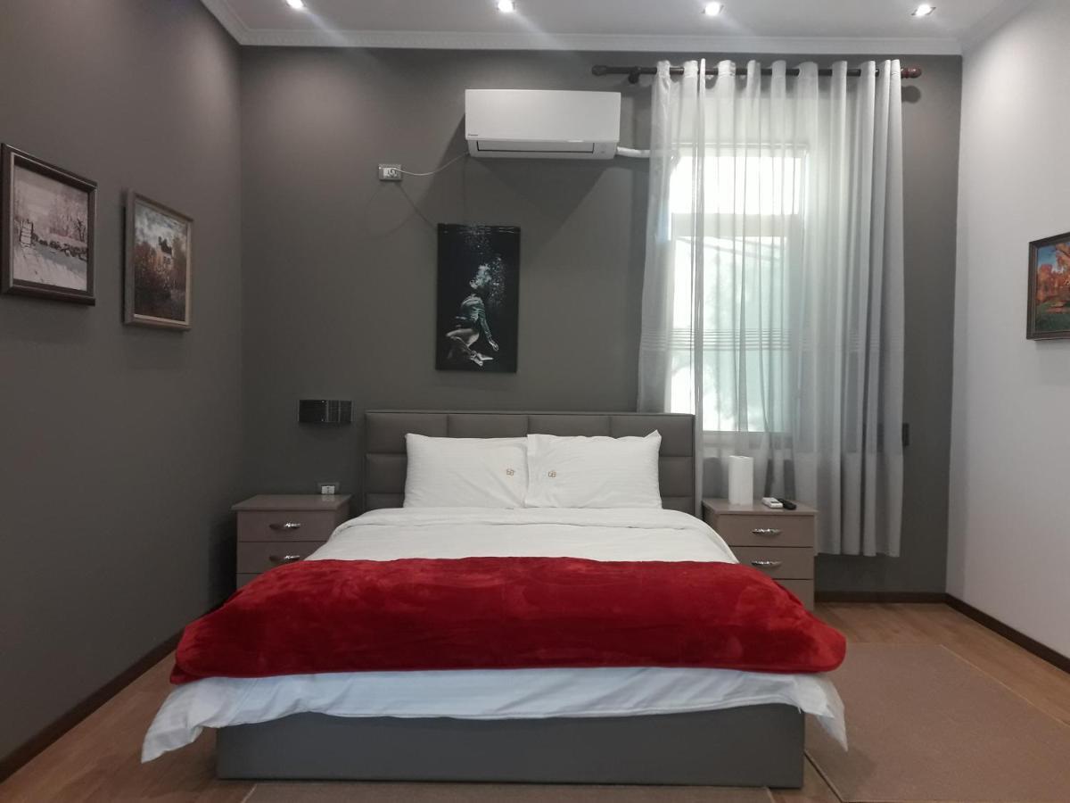 Hotel Bujtina Bicolli Korce Bagian luar foto